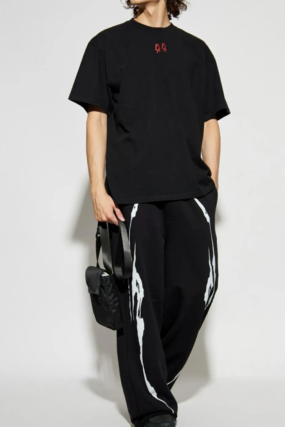 44 Label Group CZARNY T-shirt z logo
