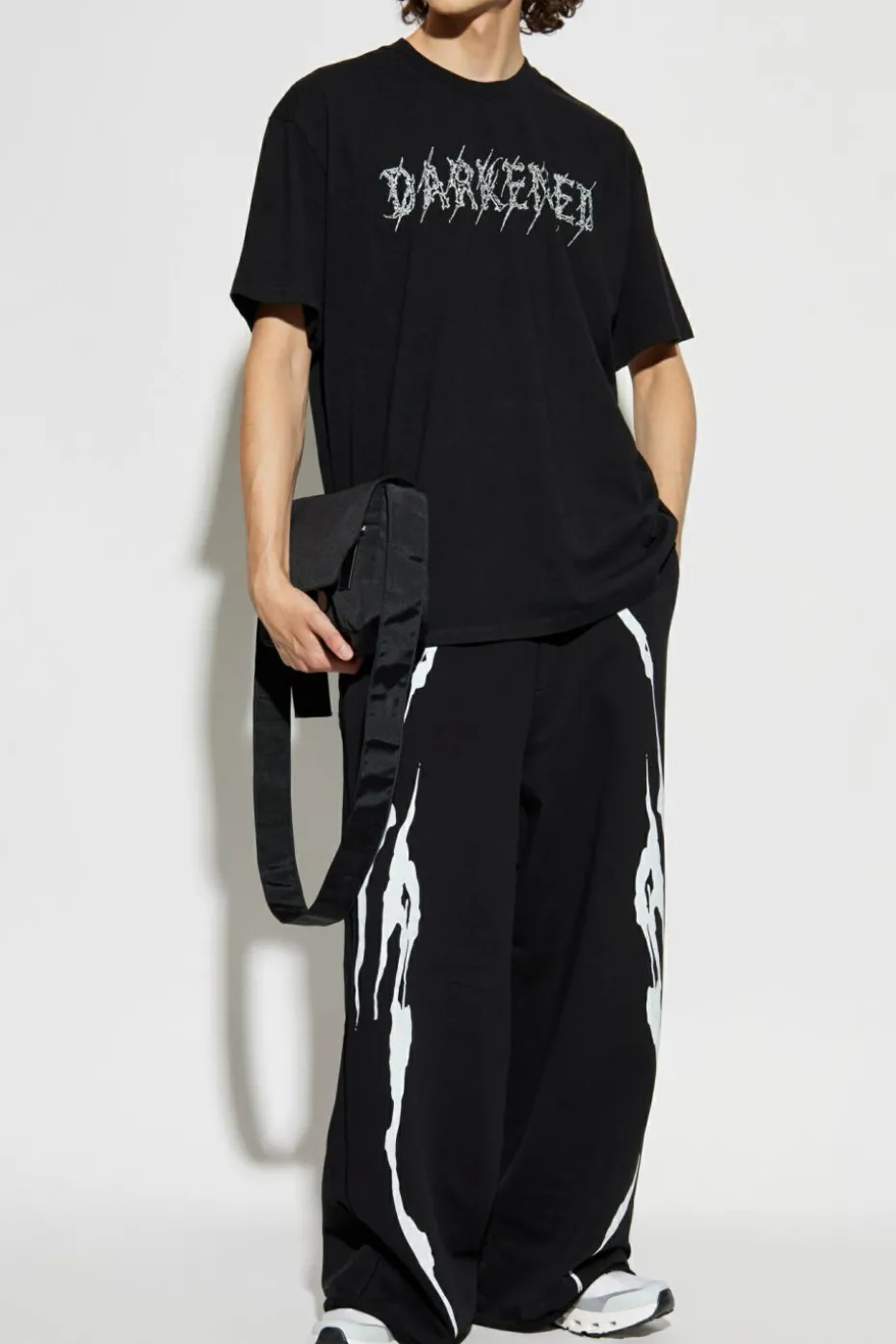 44 Label Group CZARNY T-shirt z logo