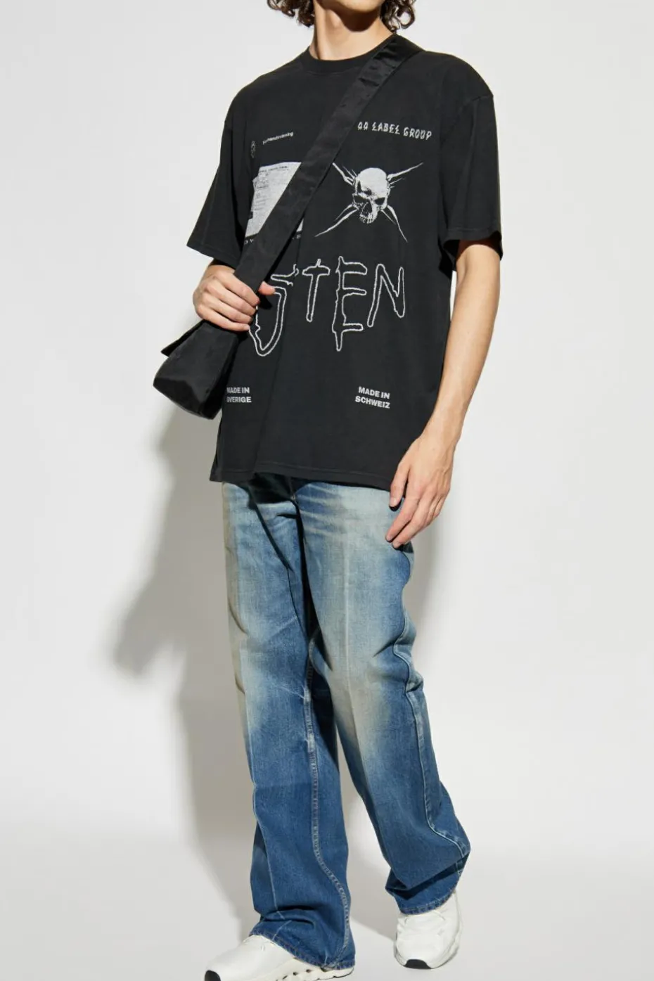 44 Label Group CZARNY T-shirt z logo