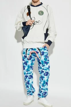 A BATHING APE® BIAŁY T-shirt z naszywką