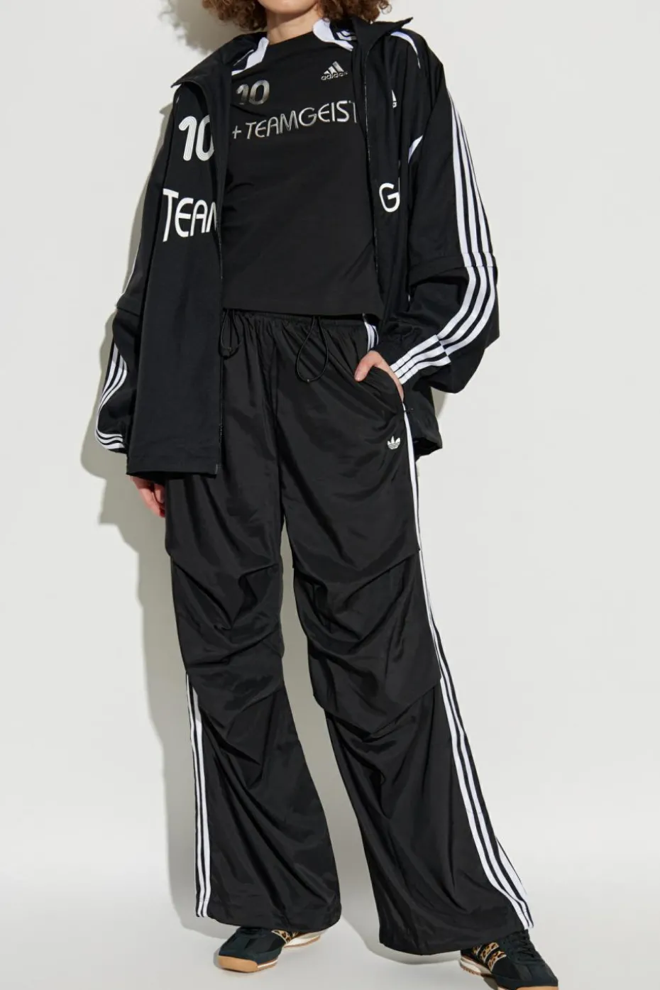 ADIDAS Originals CZARNY T-shirt z logo