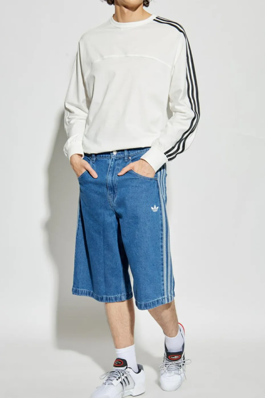 ADIDAS Originals NIEBIESKI Jeansowe szorty