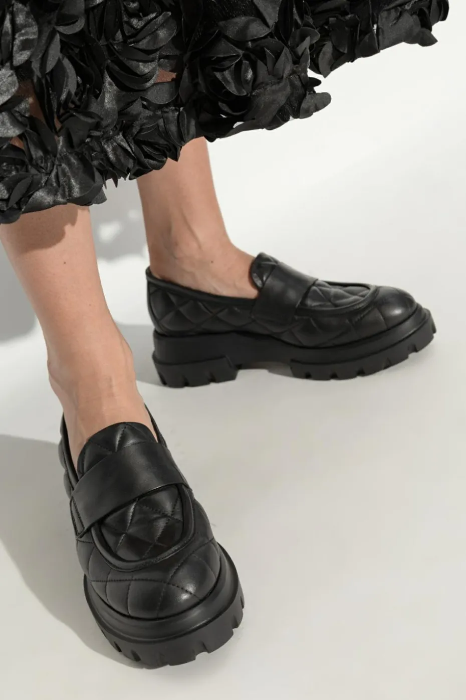 AGL CZARNY Buty Celeste` typu `loafers`