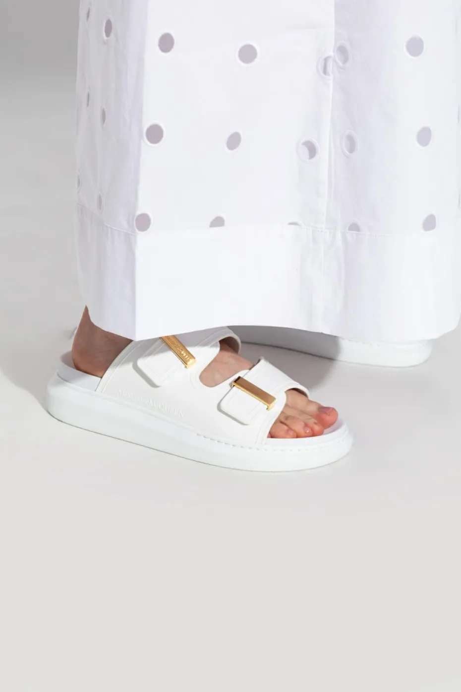 Alexander McQueen BIAŁY Skórzane klapki