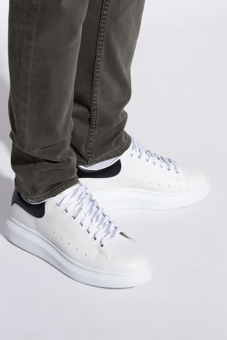 Alexander McQueen BIAŁY Skórzane buty sportowe
