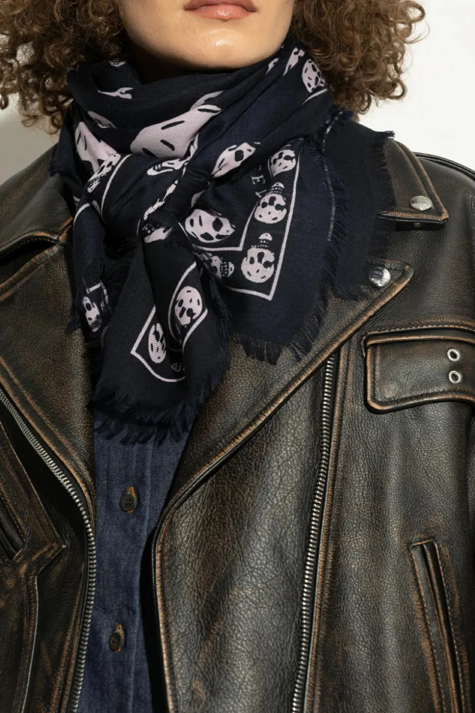Alexander McQueen CZARNY Wełniany szal z logo