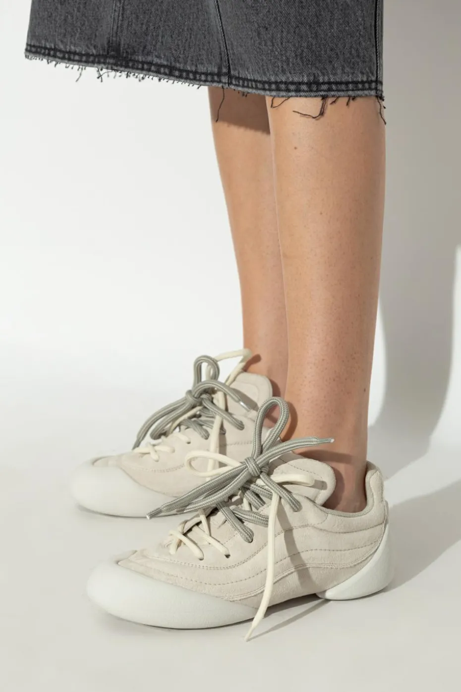 Alexander McQueen kremowy Buty sportowe `Flexion