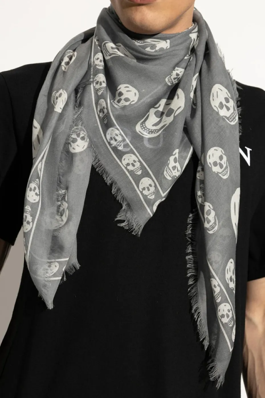 Alexander McQueen SZARY Szal z motywem czaszek