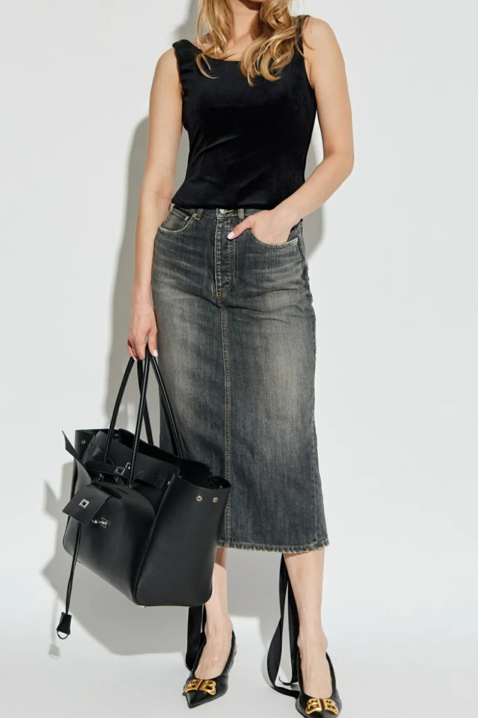Balenciaga CZARNY Aksamitny top na ramiączkach