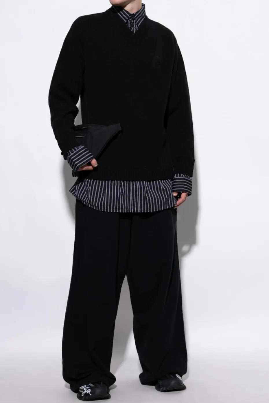 Balenciaga CZARNY Sweter z dekoltem w serek