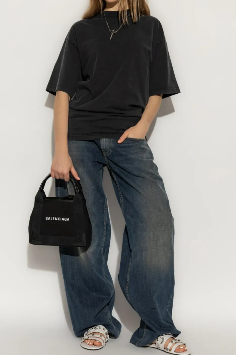 Balenciaga CZARNY T-shirt przeplatany z tyłu wstążką