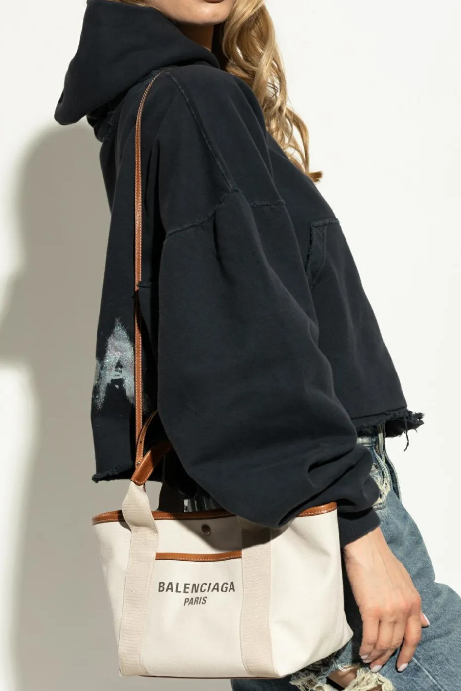 Balenciaga kremowy Torba `Biarritz Small` typu `shopper`
