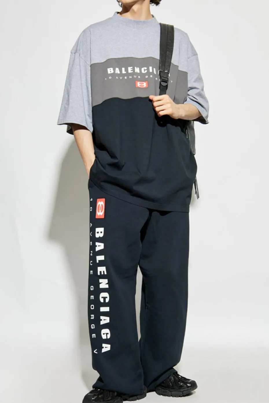 Balenciaga SZARY T-shirt z nadrukowanym logo