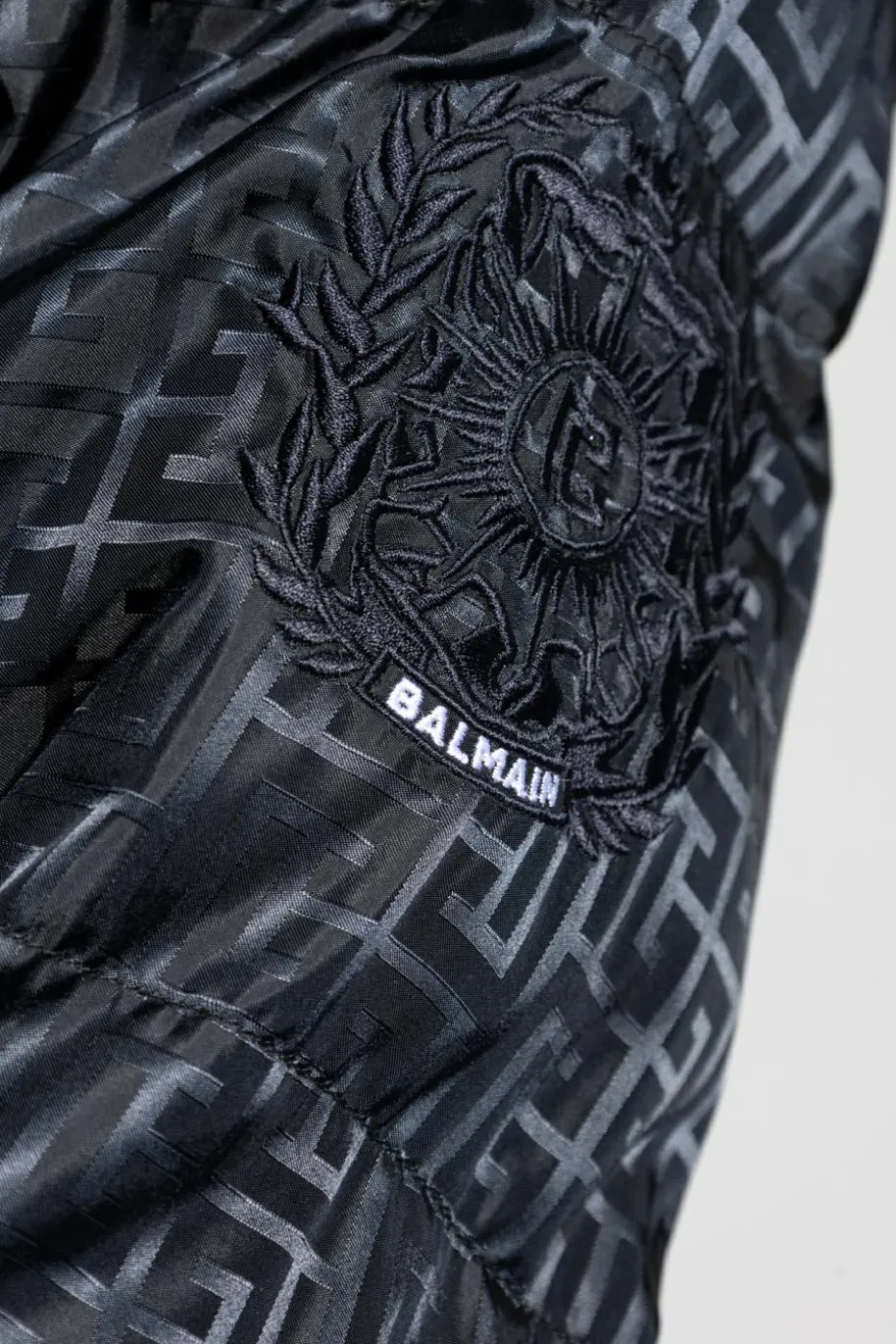 Balmain CZARNY Ocieplana kurtka z odpinanym kapturem
