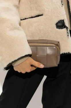 Bottega Veneta BRĄZOWY Skórzana kosmetyczka