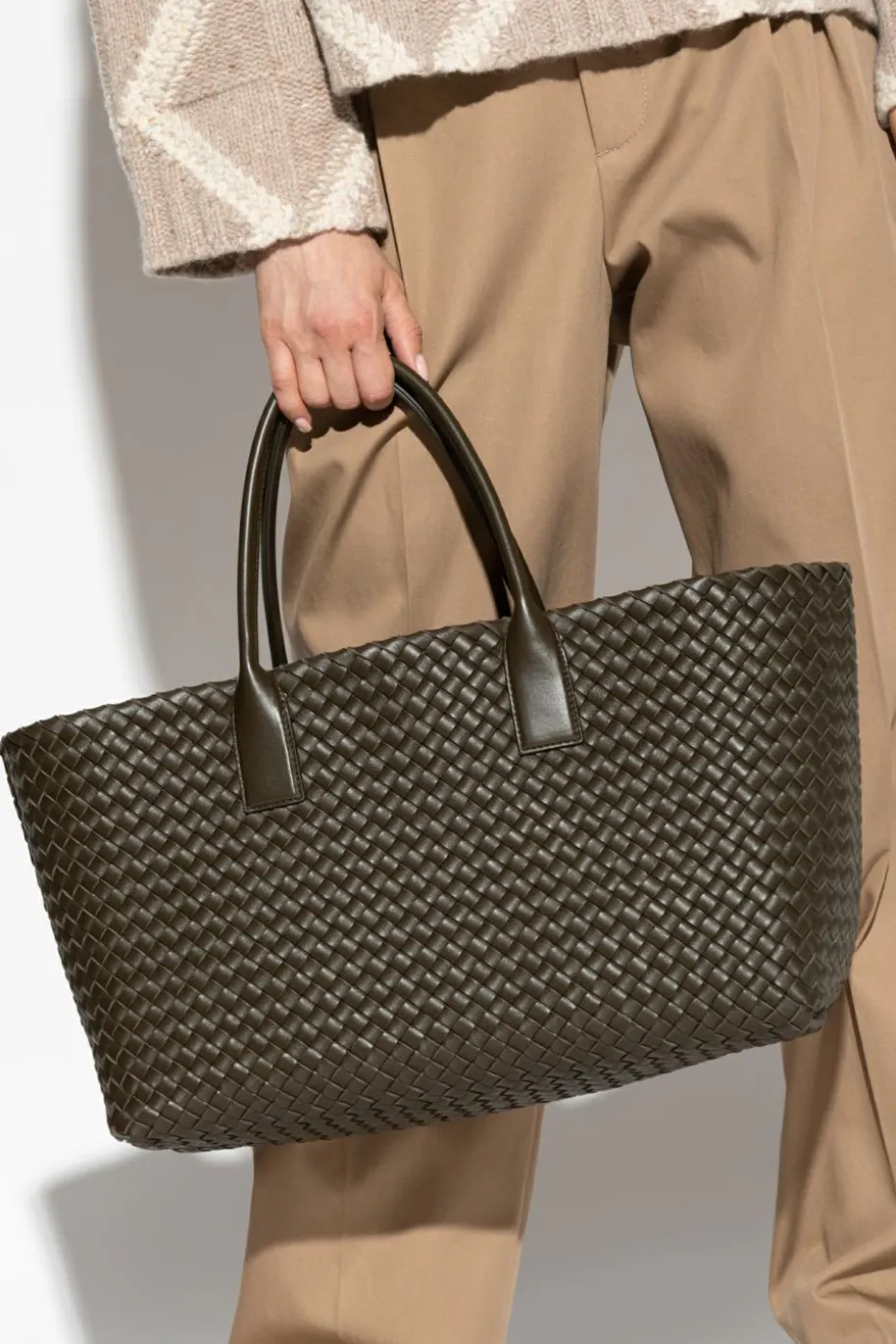 Bottega Veneta BRĄZOWY Torba `Cabat Medium` typu `shopper`