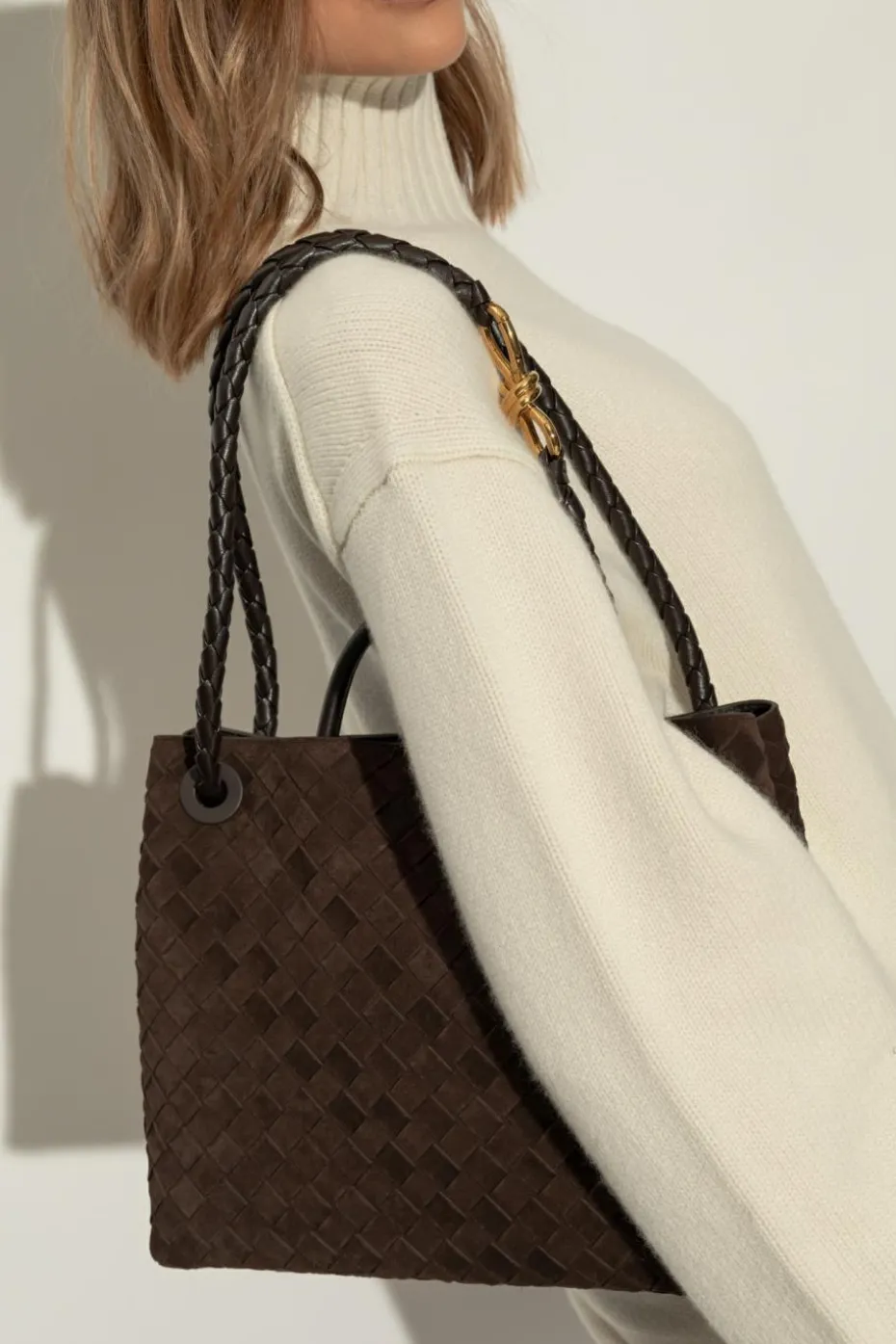 Bottega Veneta BRĄZOWY Torba do ręki `Andiamo Medium`