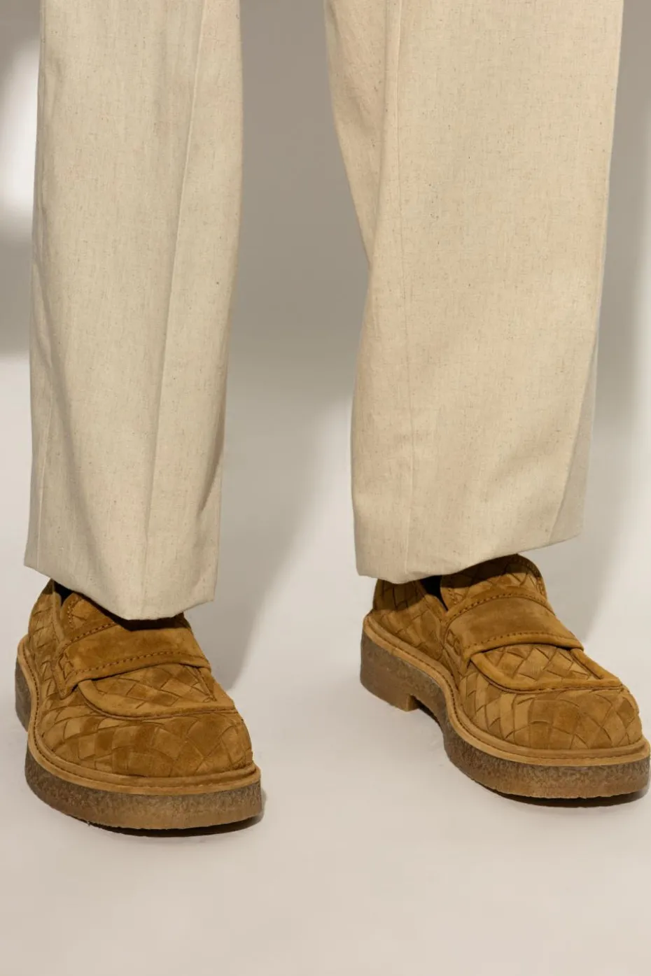 Bottega Veneta BRĄZOWY Zamszowe buty typu `Loafers`