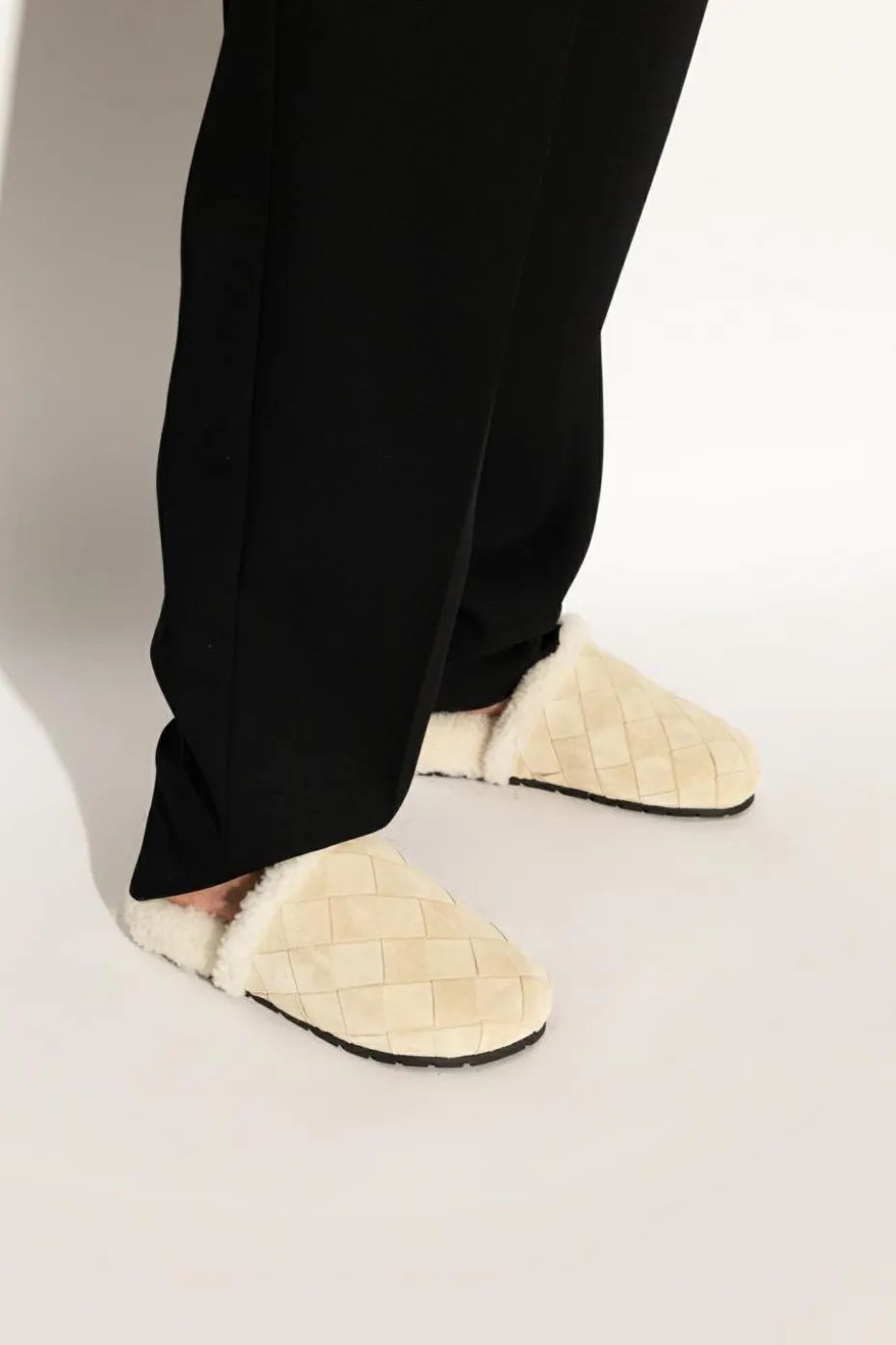 Bottega Veneta kremowy Klapki `Reggie`