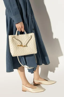 Bottega Veneta kremowy Torba do ręki `Andiamo Small`