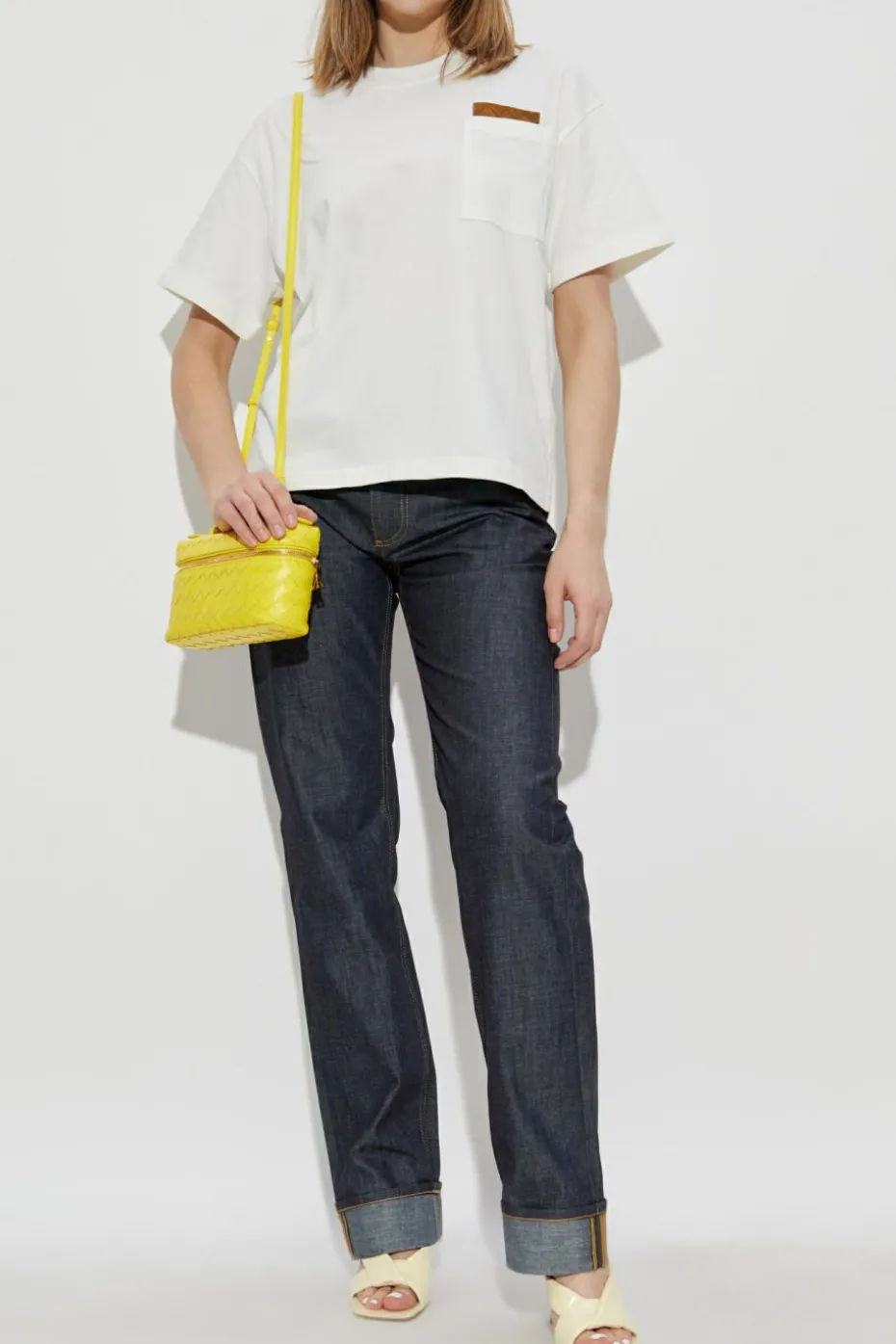 Bottega Veneta kremowy T-shirt z kieszenią