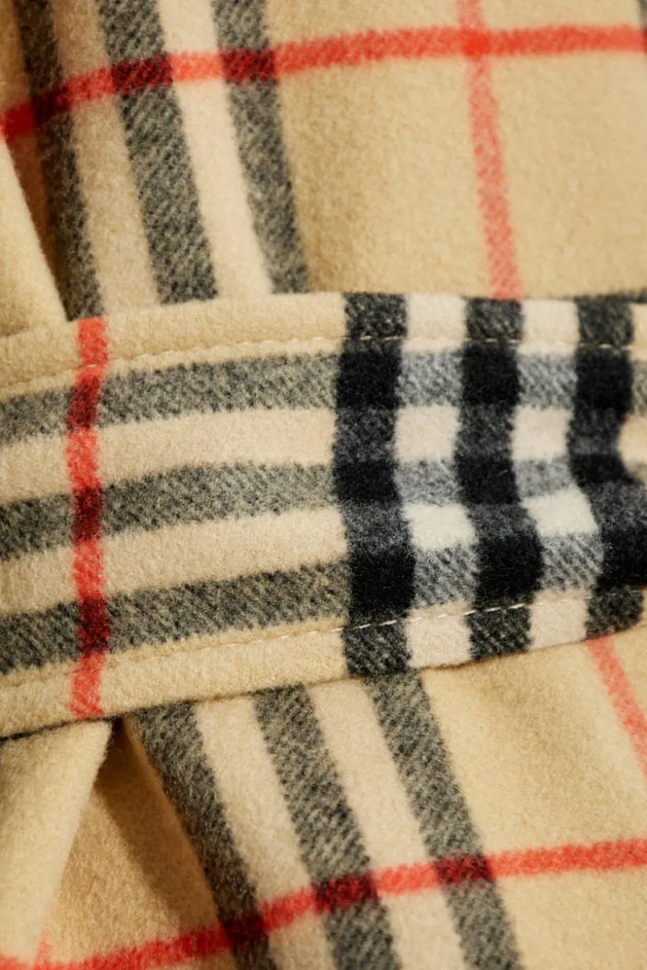 Burberry beżowy Wełniany płaszcz z paskiem