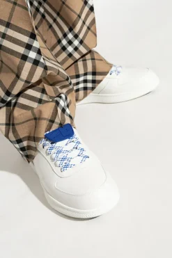 Burberry BIAŁY Buty sportowe ‘Tarrace’