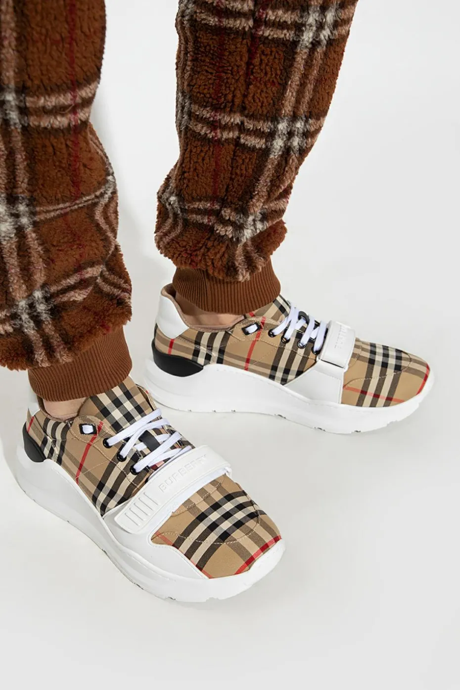 Burberry BRĄZOWY Buty sportowe ze wzorem kratę