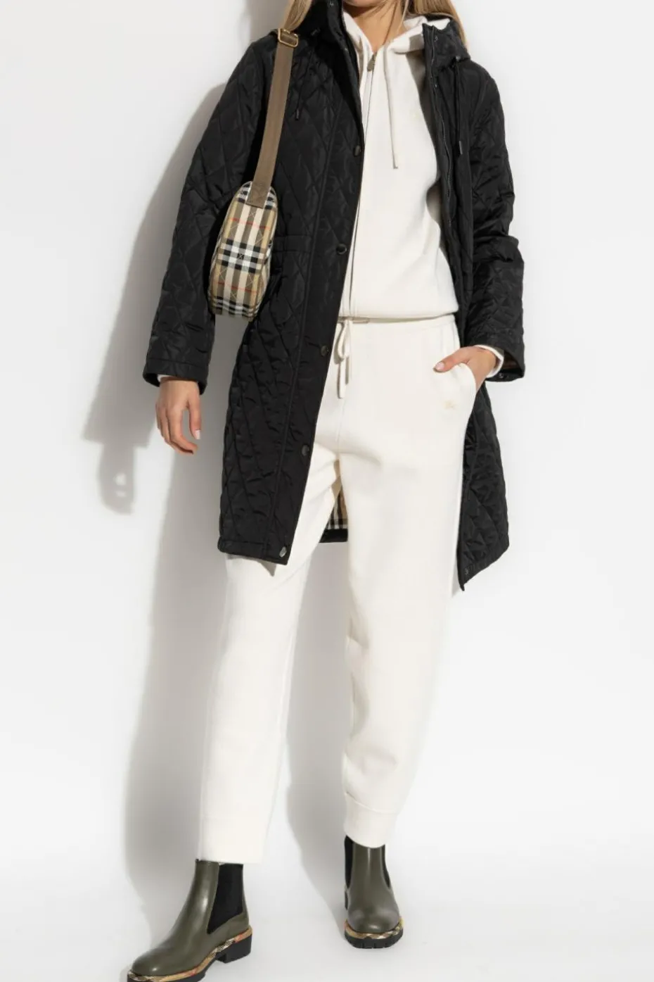 Burberry CZARNY Pikowany płaszcz