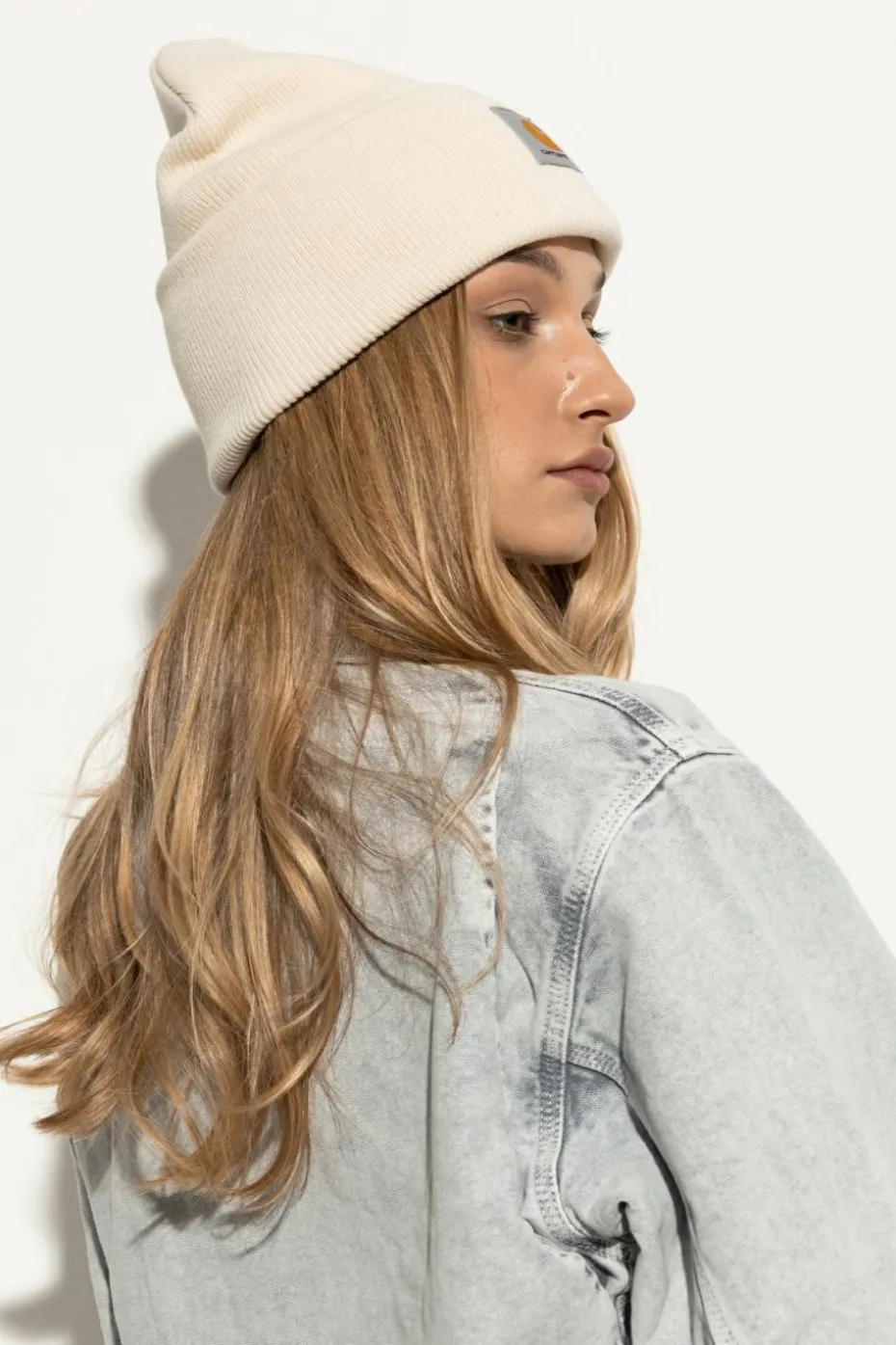Carhartt WIP kremowy Czapka z naszywką z logo