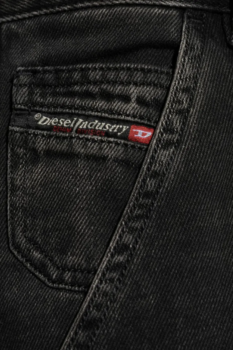 Diesel CZARNY Jeansy `D-SHIFT`