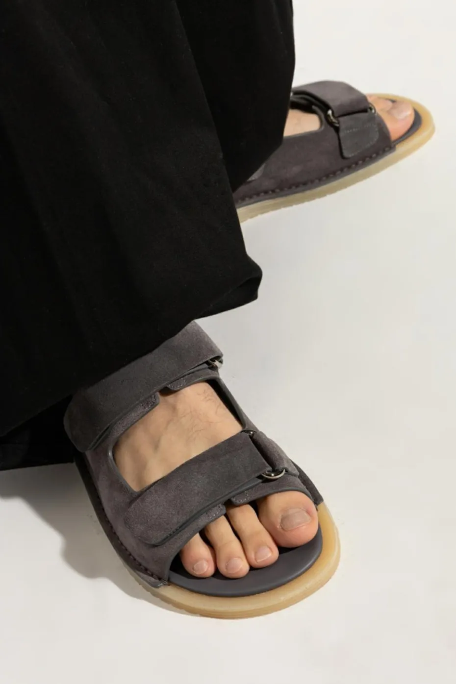 Dolce & Gabbana SZARY Zamszowe sandały