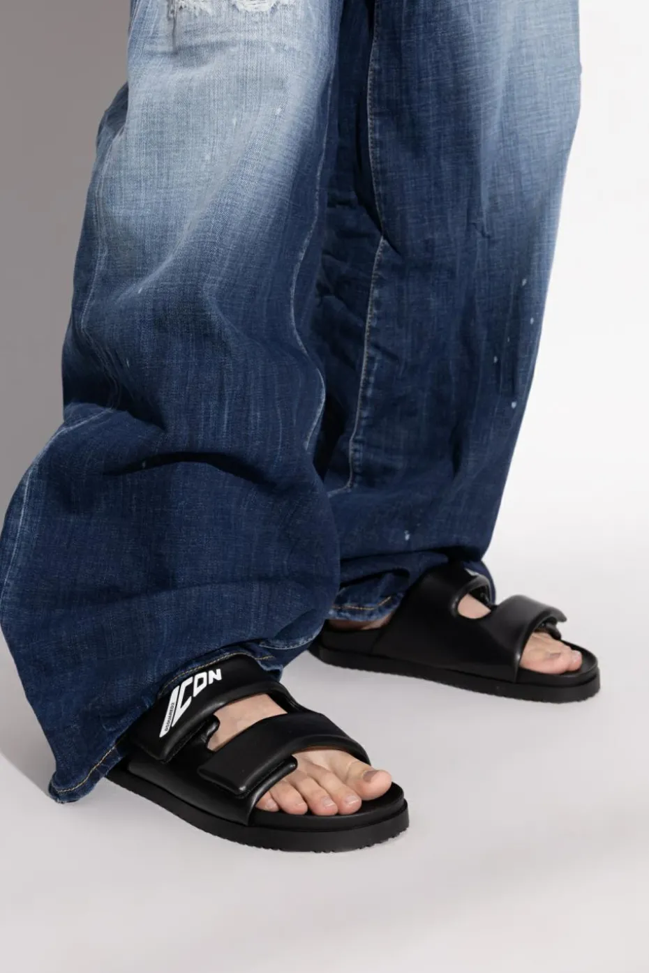 Dsquared2 CZARNY Klapki z logo