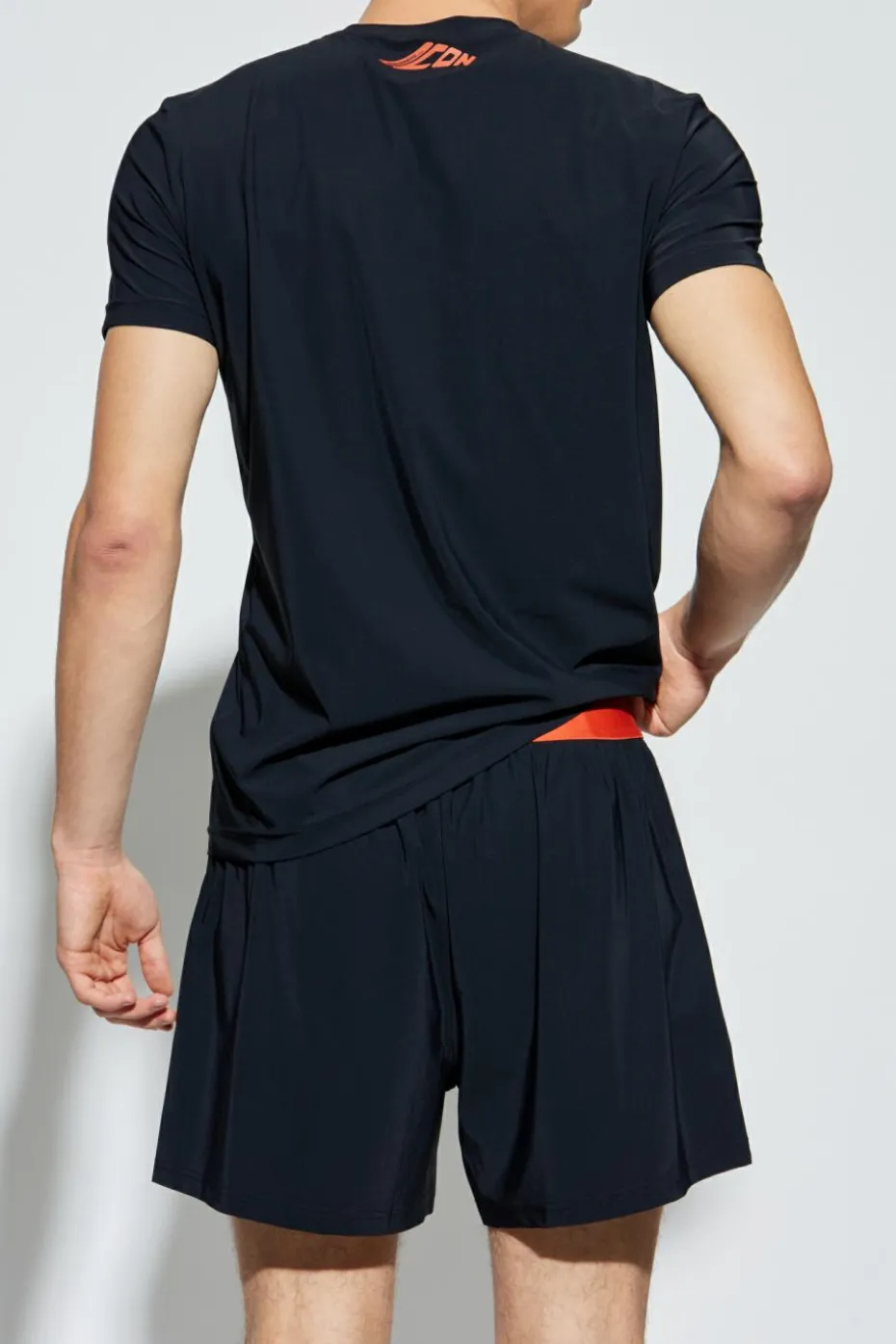 Dsquared2 CZARNY T-shirt z bieliźniany z okrągłym dekoltem