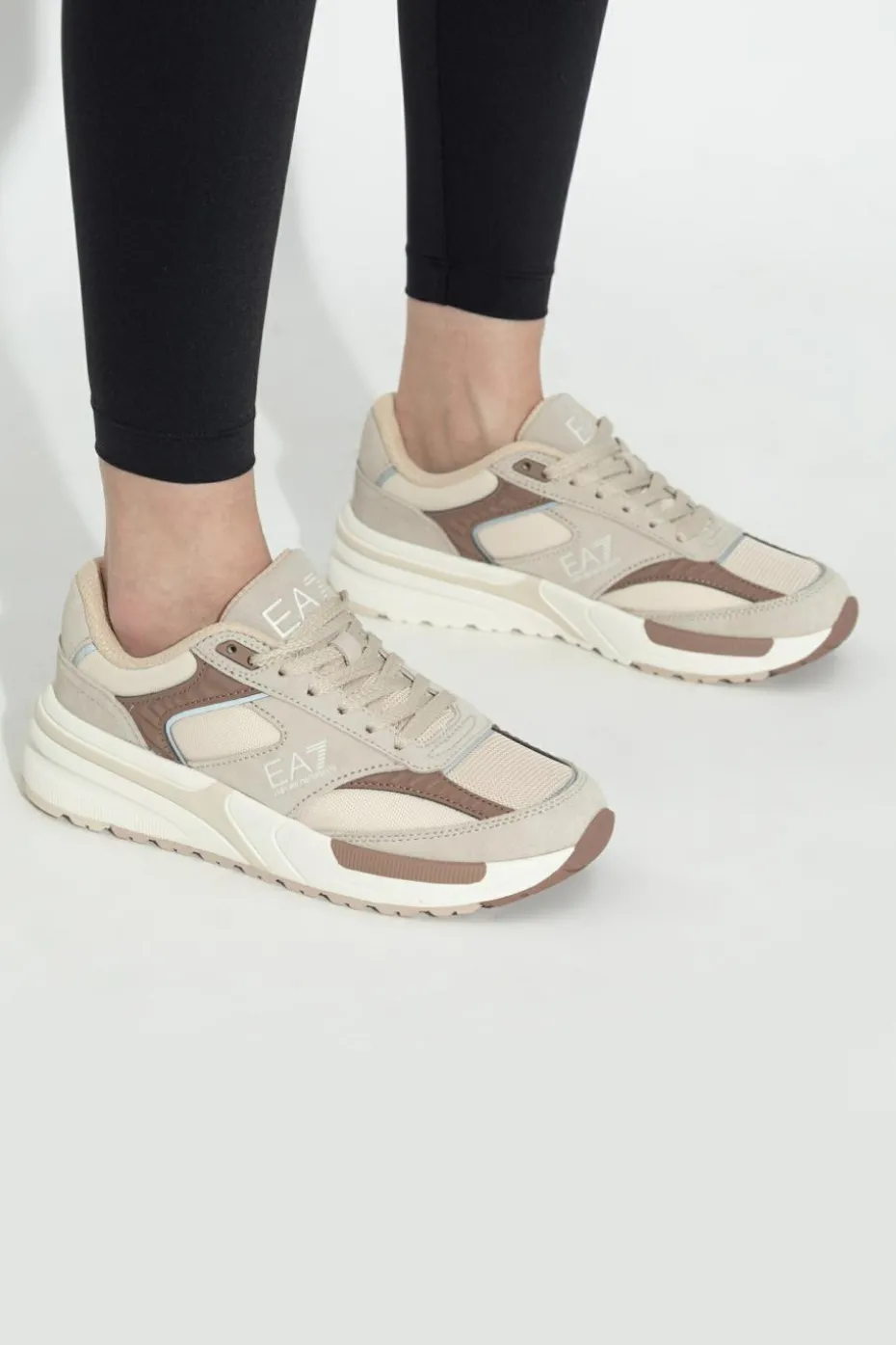 EA7 Emporio Armani beżowy Buty sportowe z logo