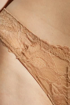 Emporio Armani beżowy Koronkowe figi z kolekcji `Sustainability`