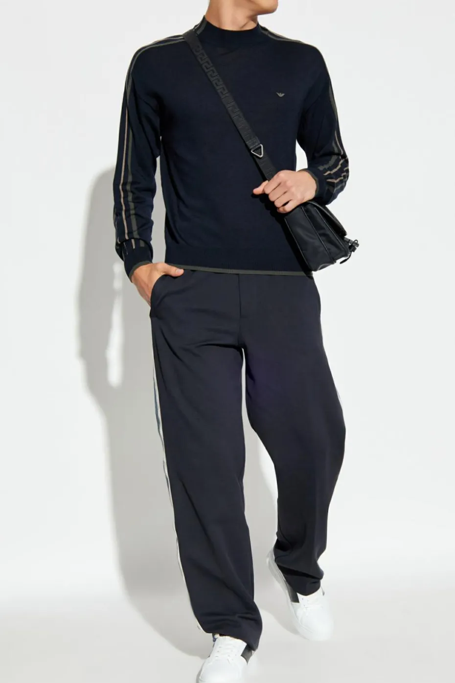 Emporio Armani CZARNY Sweter z wyszytym logo