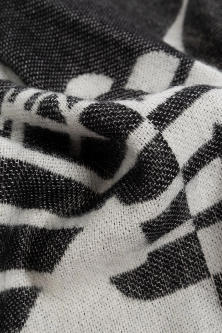 Emporio Armani CZARNY Szal z logo
