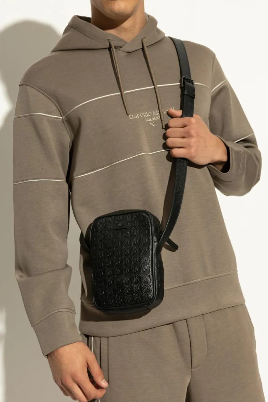 Emporio Armani CZARNY Torba na ramię z monogramem