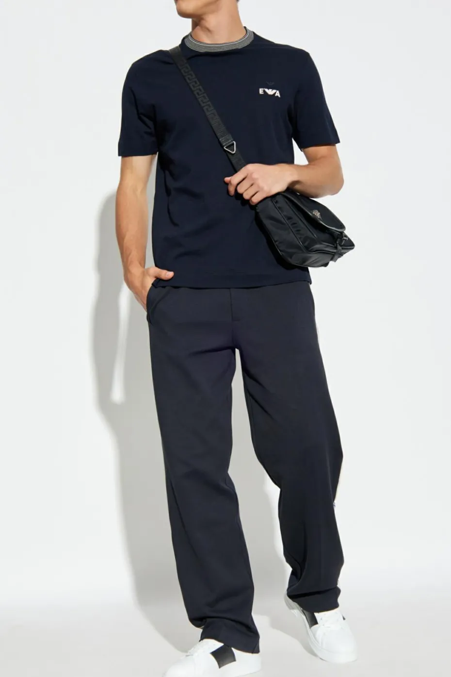 Emporio Armani GRANATOWY T-shirt z kolekcji `Sustainability`