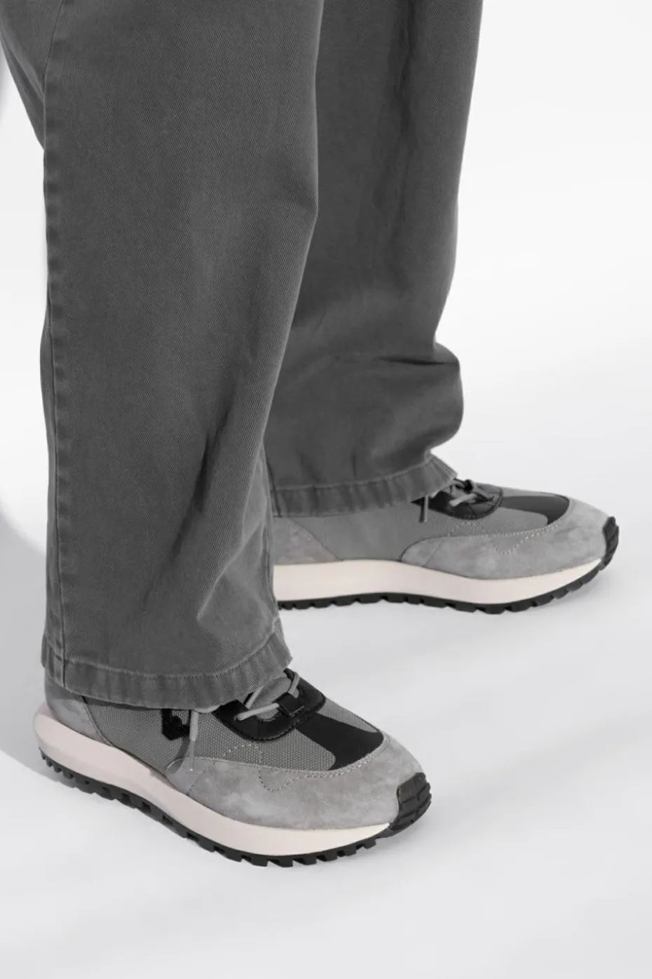 Emporio Armani SZARY Buty sportowe z logo