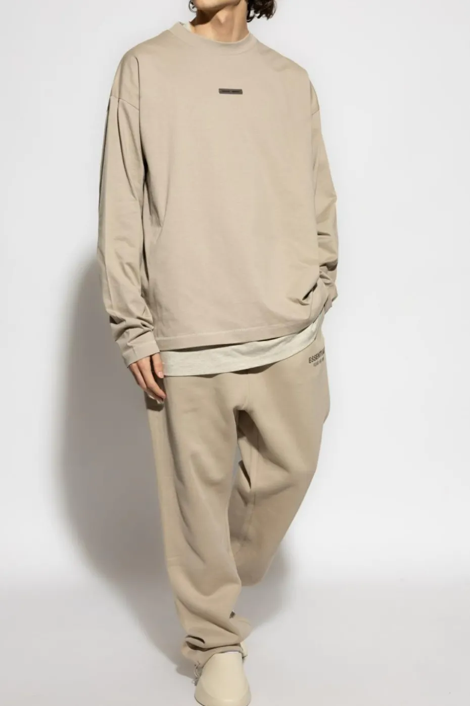 Fear Of God Essentials beżowy T-shirt z logo