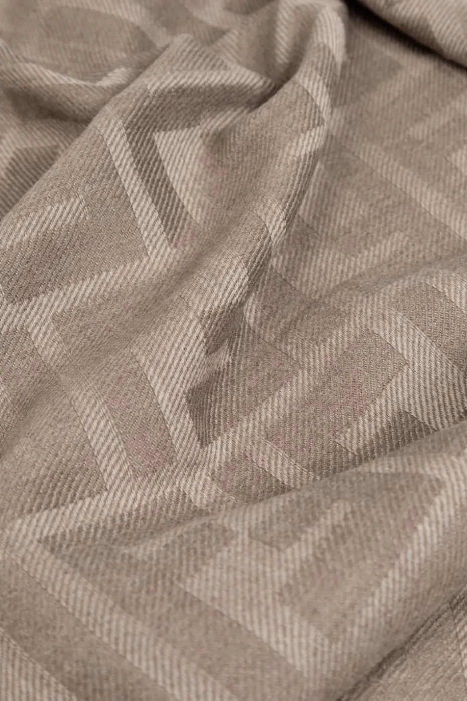 Fendi beżowy Wełniany szal