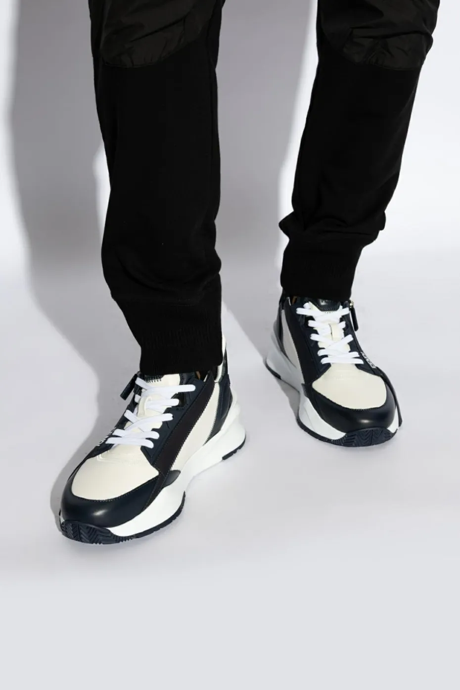 Fendi GRANATOWY Buty sportowe ‘Flow’