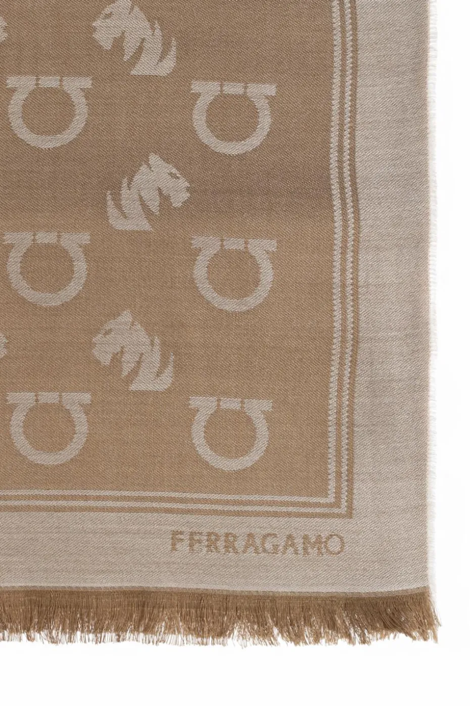 FERRAGAMO beżowy Szal z monogramem