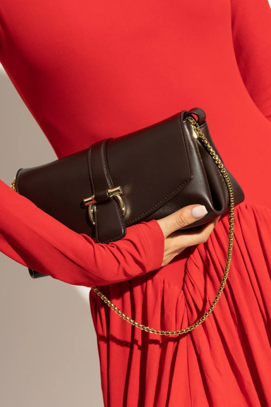 FERRAGAMO BORDO Skórzana torba na ramię