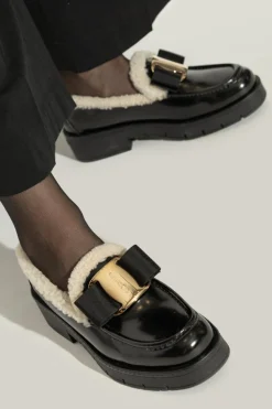 FERRAGAMO CZARNY Buty `Mirty` typu `loafers`