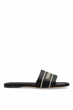 FERRAGAMO CZARNY Satynowe klapki z logo