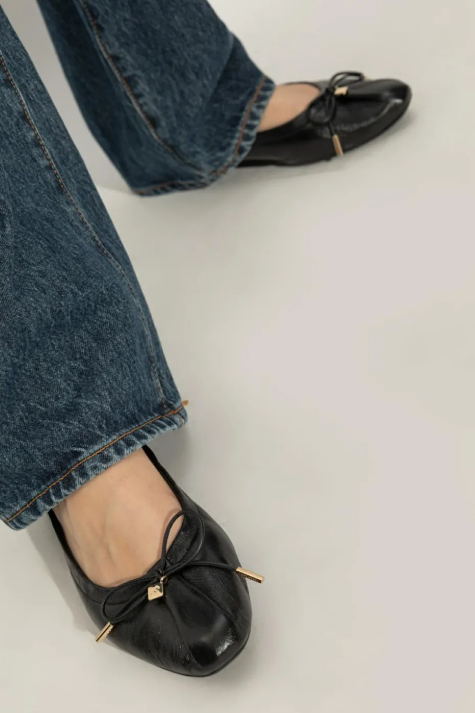 FERRAGAMO CZARNY Skórzane baleriny `Joelle`