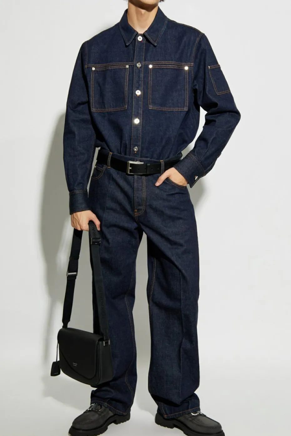 FERRAGAMO GRANATOWY Jeansy z logo